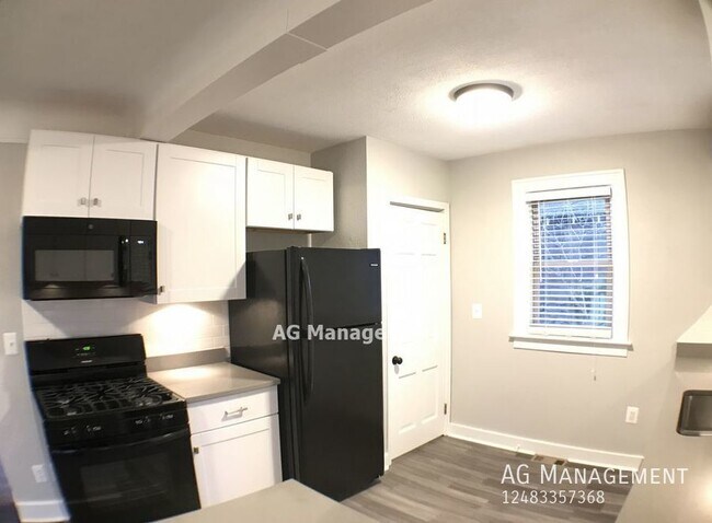 Foto del edificio - 597 Lowell St