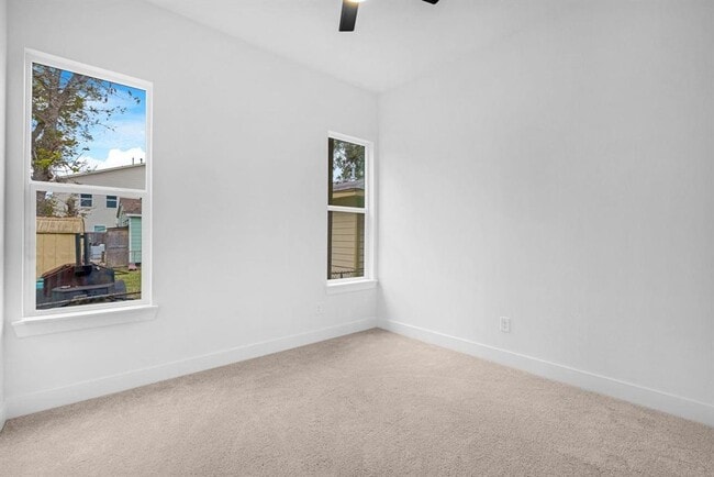 Building Photo - 857 Fortune St
