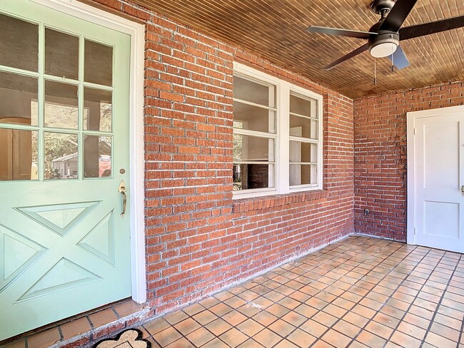 Foto del edificio - Renovated Seminole Heights Home w/Bonus Room!