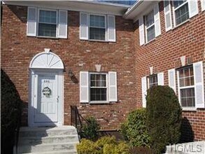 Building Photo - 444 Genesee Ct