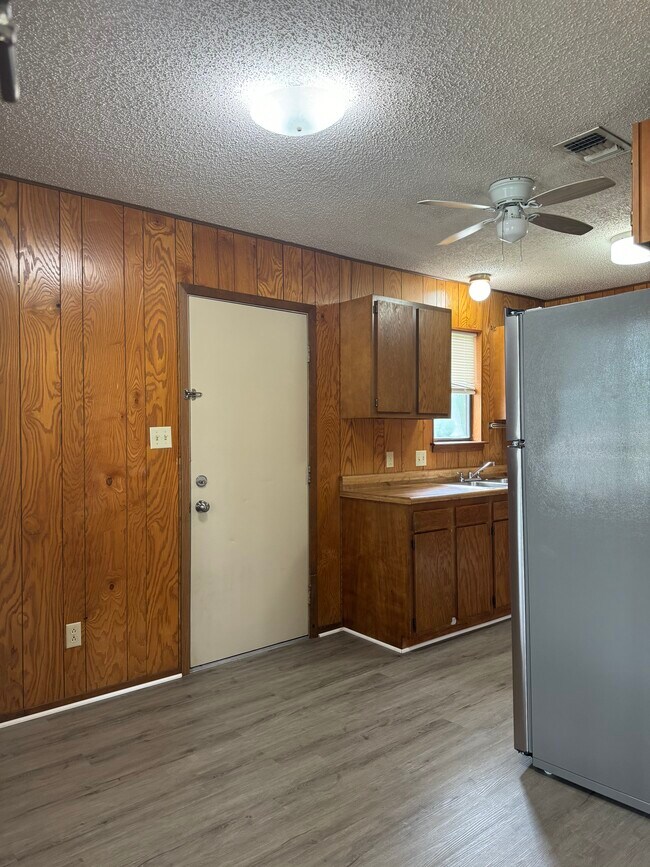 Foto del edificio - 227 Redbud Ln