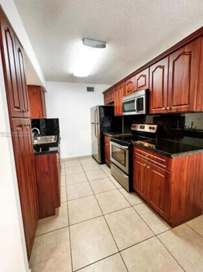 Building Photo - 4641 NW 97th Ct
