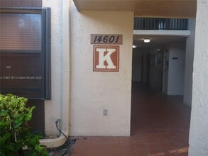 Building Photo - 14601 N Kendall Dr