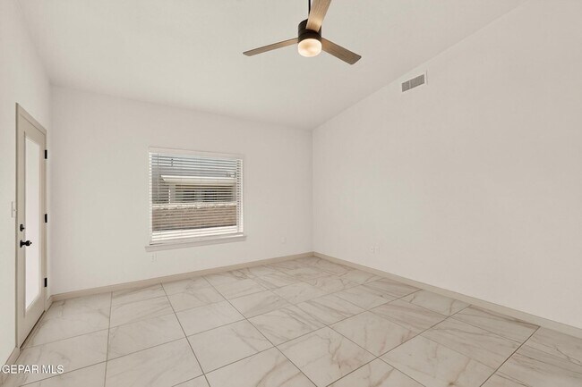 Foto del edificio - 968 Gulf Streams Ave