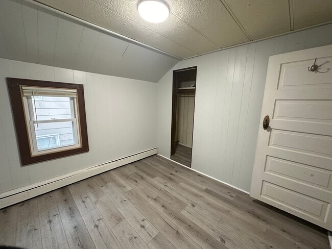 Building Photo - 409 Collins Ave