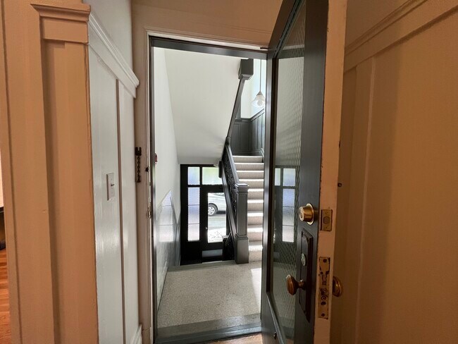 Unit Entrance - 1228 Taylor St