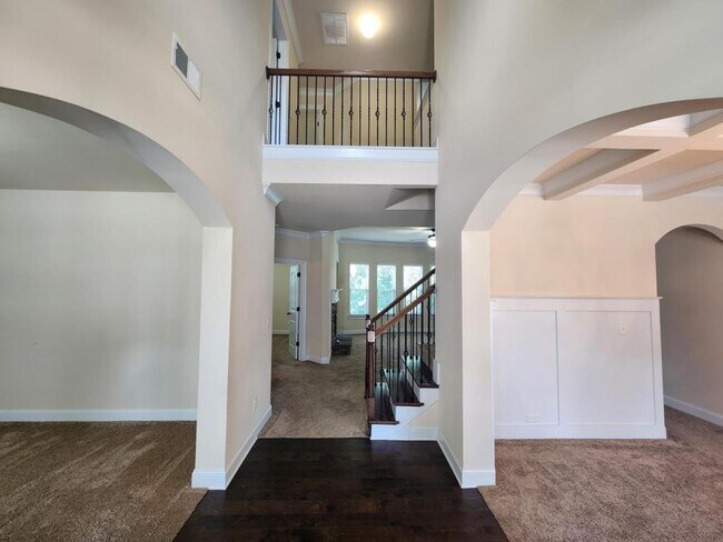 Building Photo - 2740 Blake Towers Ln