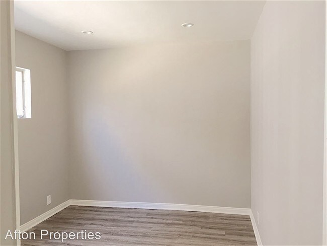 Building Photo - 128 S Normandie Ave