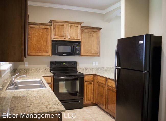 Building Photo - 3822 Rochester Cir