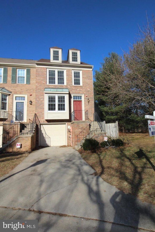 Building Photo - 3830 Swan House Ct