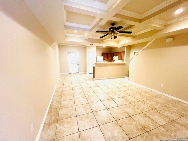 Building Photo - Beautiful Town Home in the Heart of San An...