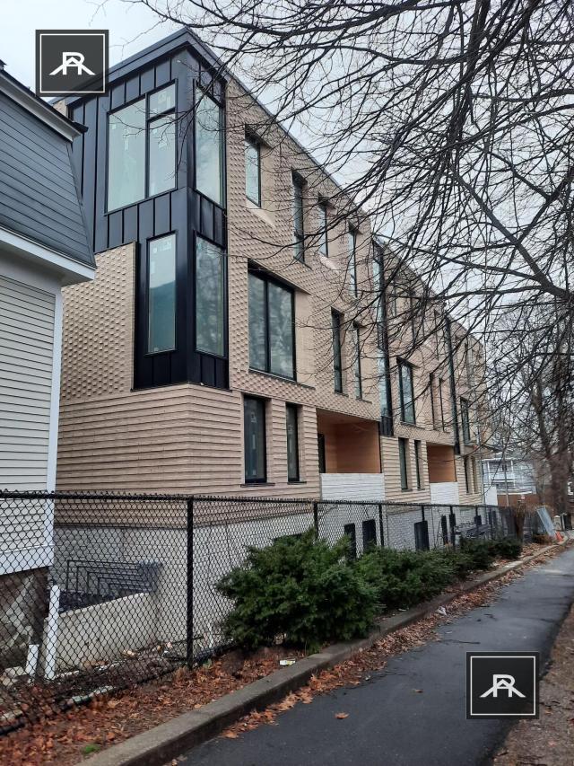 Foto del edificio - 3 bedroom in Brookline MA 02445