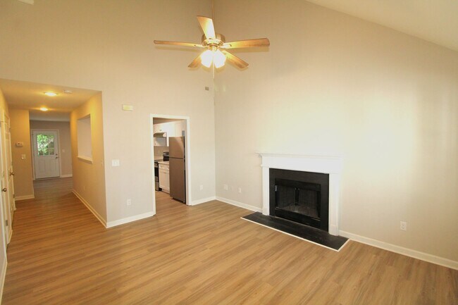Building Photo - Fully Remodeled 3 Bedroom home with a garage!