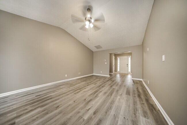 Foto del edificio - 1001 Maple Leaf Ridge