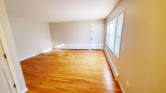 Building Photo - 1103 Holiday Ln
