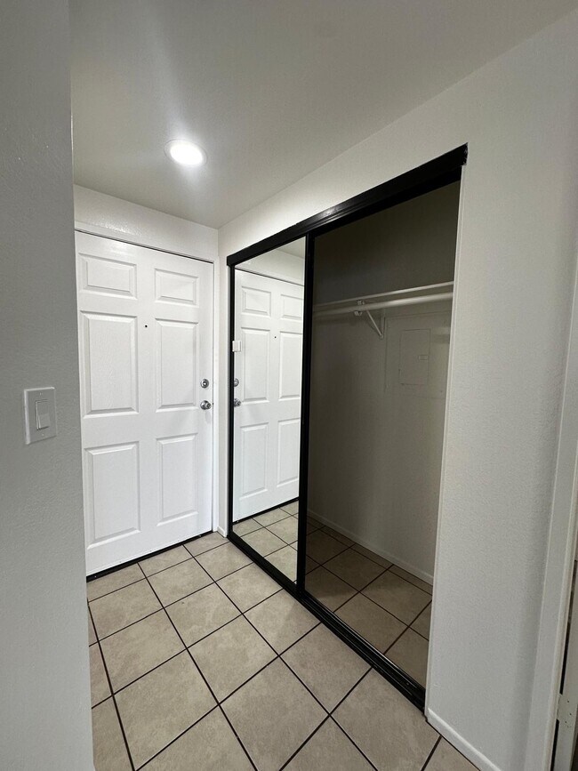 Foto del edificio - 4343 Whitsett Ave