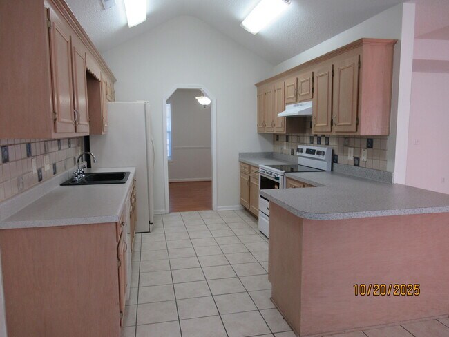 Foto del edificio - 6775 J J Roberts Dr