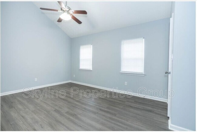 Foto del edificio - 8537 Pineland Dr