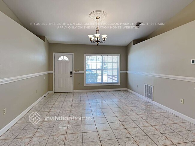 Foto del edificio - 5850 Lake Grove Dr