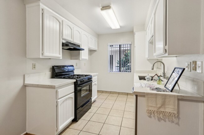 Foto del edificio - 725 E Providencia Ave