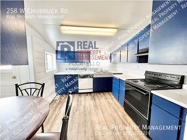 Building Photo - 2 bed 1 bath House - 1 car Garage- Dogs Ne...