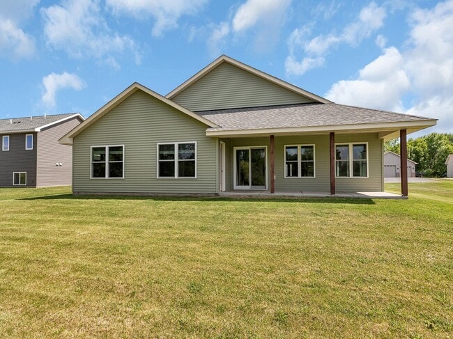 Building Photo - 980 Acacia Dr S
