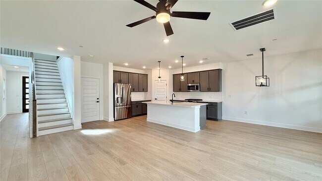Building Photo - 1016 Brickell Lp