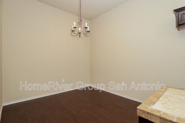 Building Photo - 672 Creekside Cir