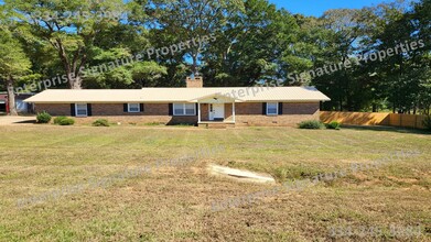 Building Photo - 2500 Neal Metcalf Rd