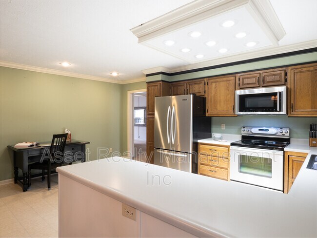Building Photo - 925 Glennshire Dr