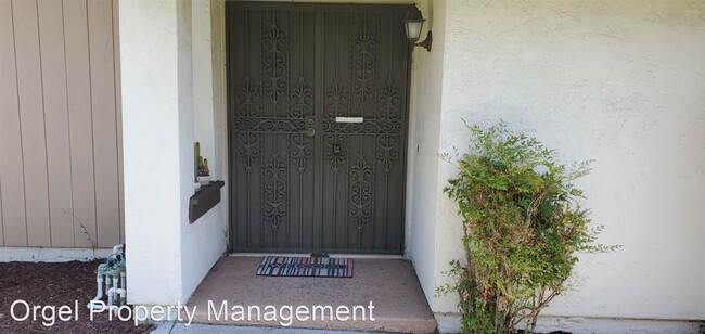 Building Photo - 3 br, 2 bath House - 10079 Canyonside Court