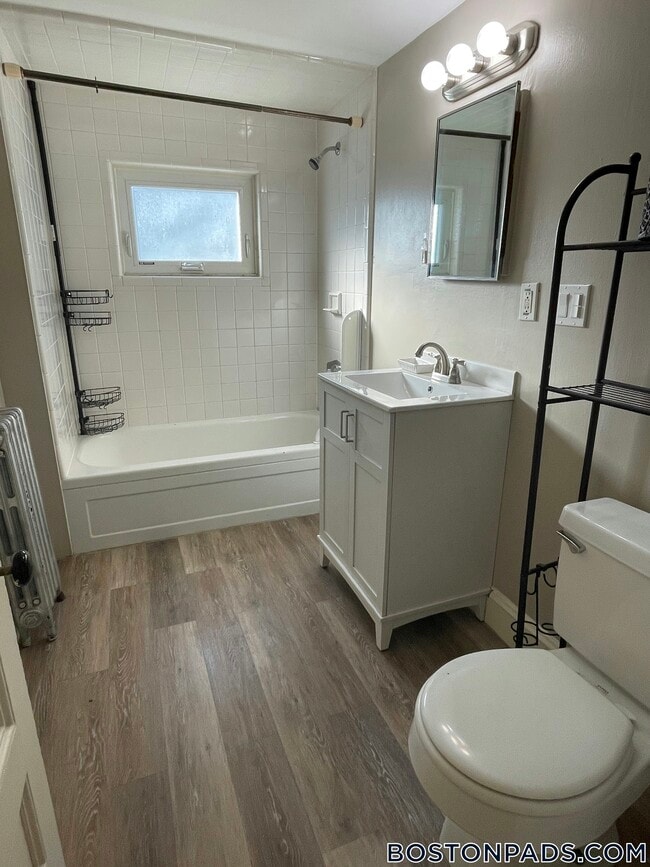 Foto del edificio - 81 Electric Ave