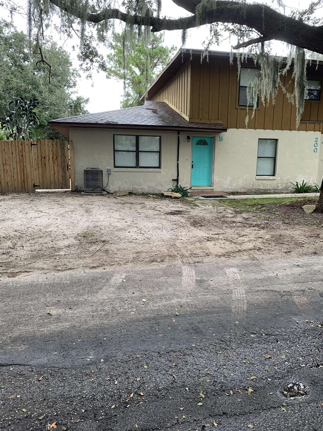 Building Photo - 200 Sevilla St