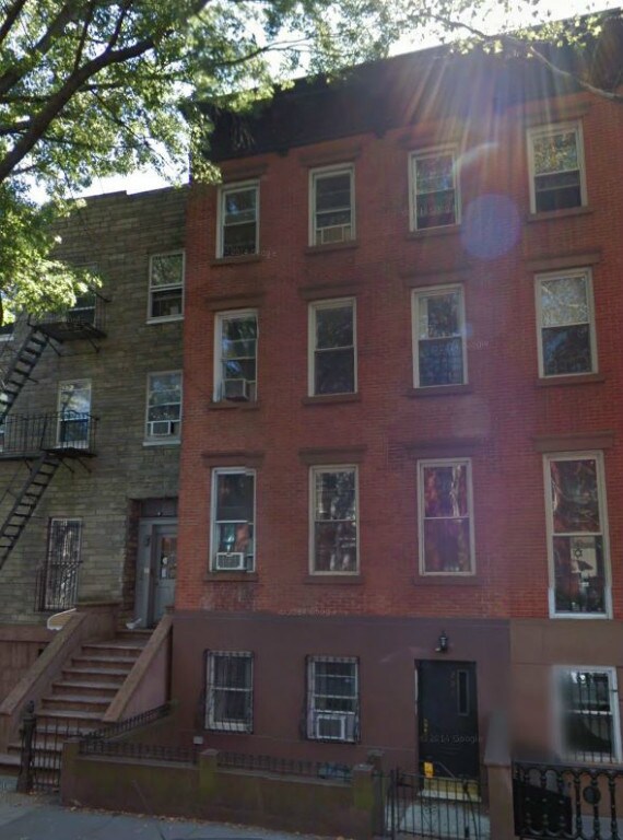 Building Photo - 294 Warren St