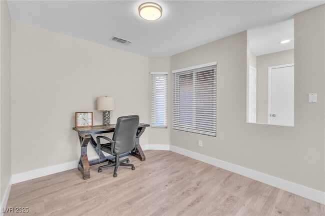 Foto del edificio - 2312 Fairbourne Way