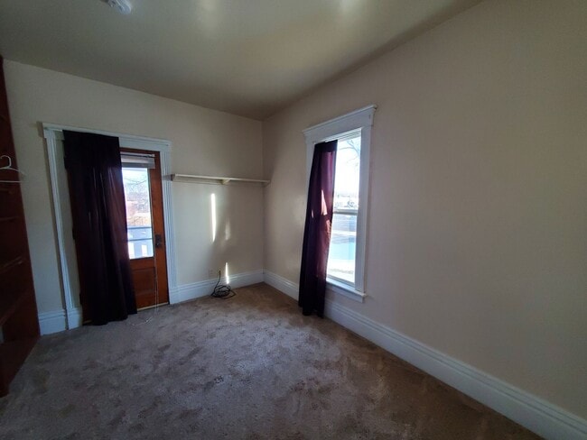 Foto del edificio - 4 Bedroom House for June 1st