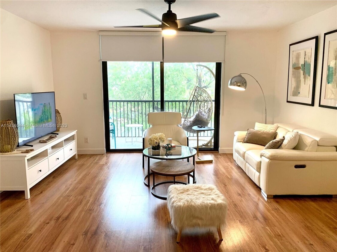 10551 W Broward Blvd Unit 307, Plantation, FL 33324 Condo for Rent in