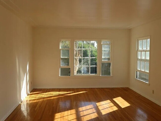 Building Photo - 455 Hayworth Ave