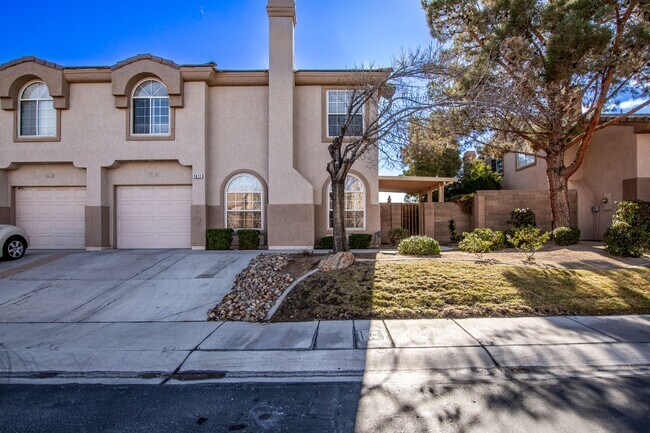 Building Photo - Remodeled 3 Bedroom Arroyo Mesa Townhome!