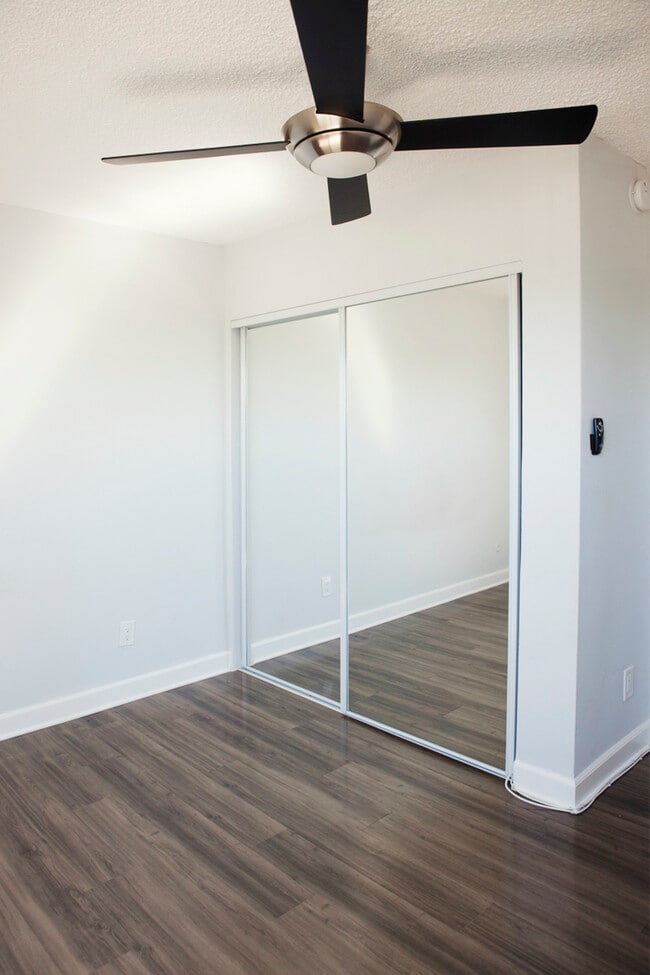 Foto del edificio - Carlyle Apartments