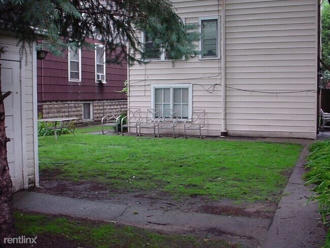 Foto del edificio - 3821 N Damen Ave