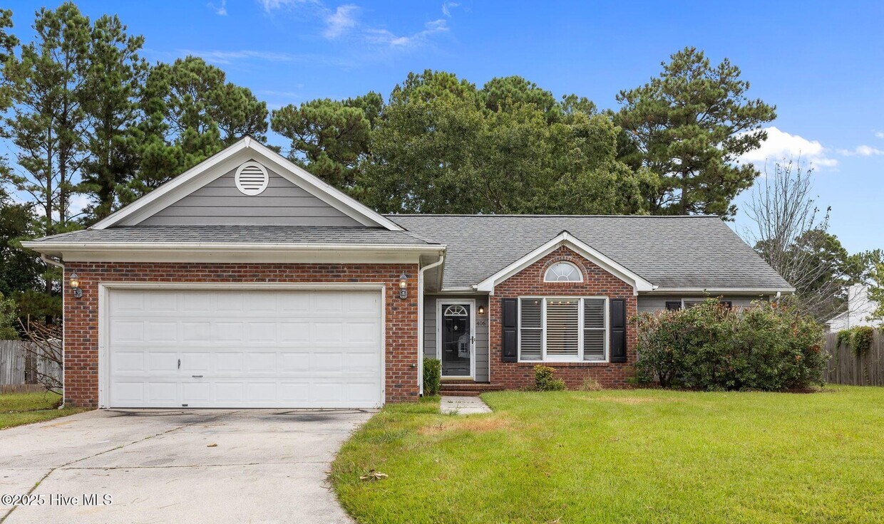 Foto principal - 406 Hampshire Pl