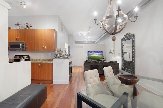 Foto del edificio - 4751 N Artesian Ave
