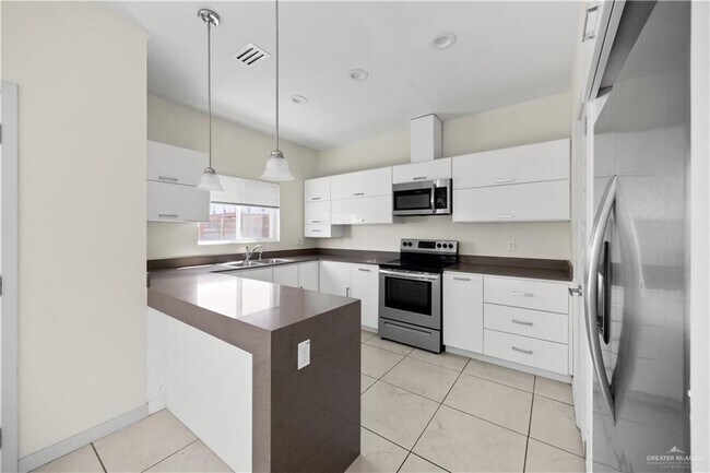 Foto del edificio - 15 Harmony Ln