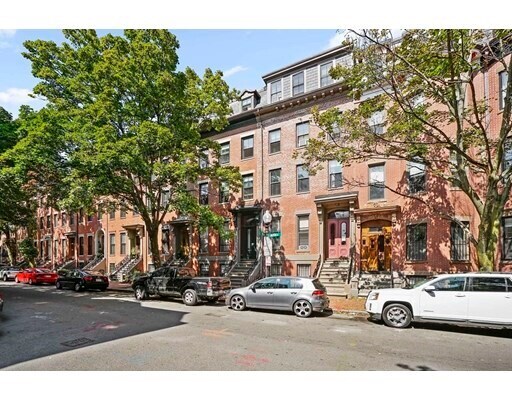 Building Photo - 15 Milford St