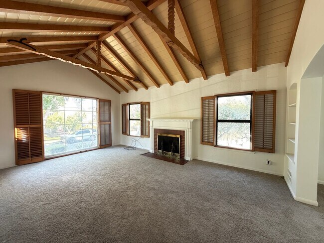 Foto del edificio - 2840 Johnson Ave