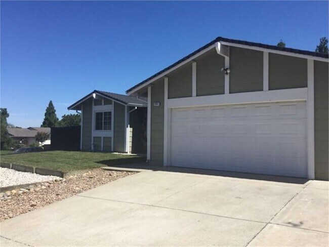 Foto del edificio - 3301 Bluejay Dr