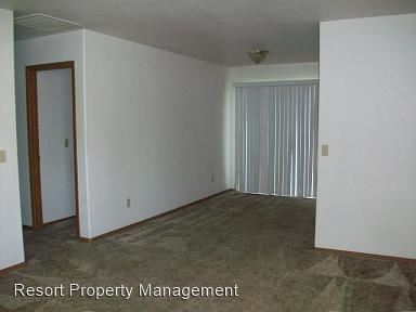Building Photo - 2 br, 1 bath House - 931 Spruce Ct #B