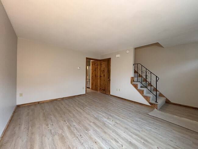 Sala de estar - 2 Linda Ln