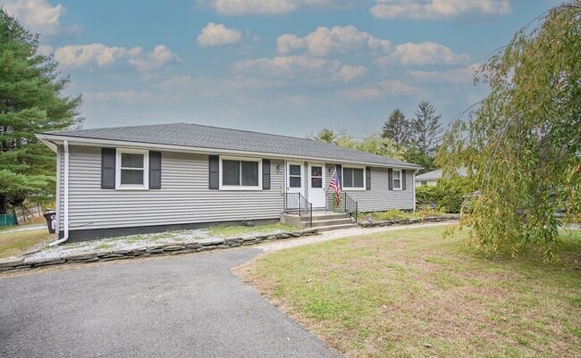 1133-1135 N Westfield Street - 1133-1135 N Westfield Street Apartment